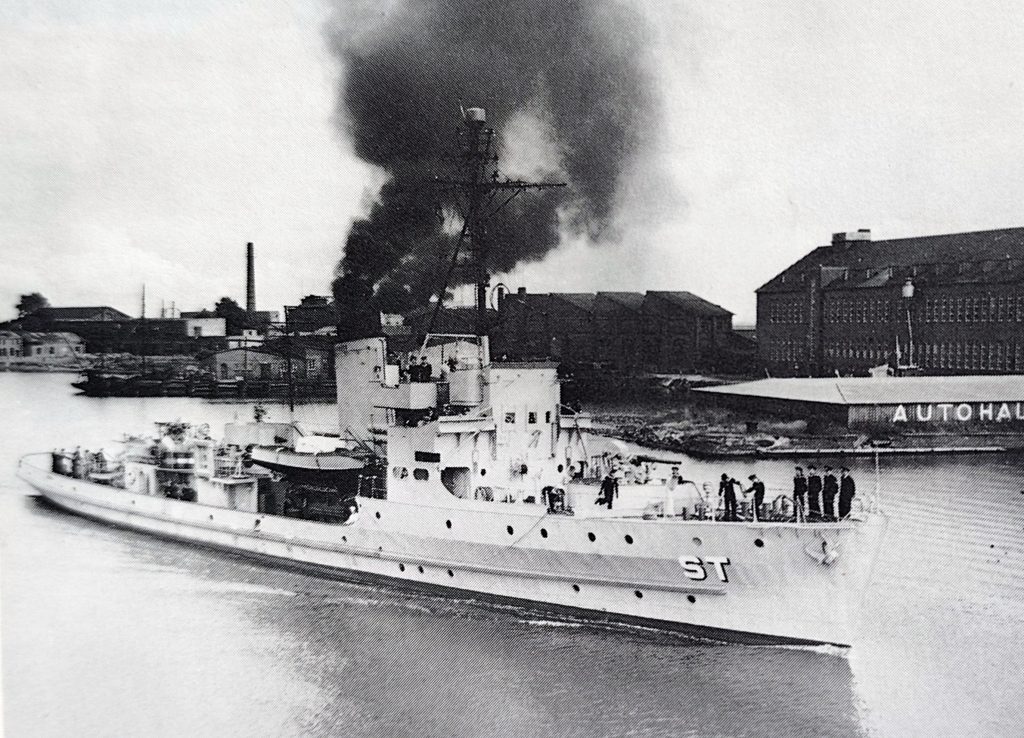 Vegesack-Klasse: Quelle:Foto Deutsche Quelle: Vegesack-Klasse: Von Wolfgang Fricke - Eigenes Werk, CC BY 3.0, https://commons.wikimedia.org/w/index.php?curid=105994414 he Marine. Enzyklopädie der Bundesmarine 1956 – 1990. Motorbuchverlag 2019, Hans Karr